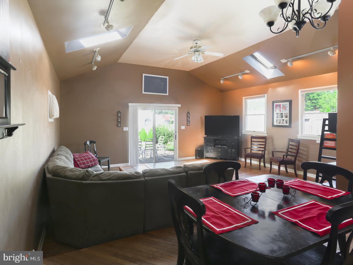17 Sun Valley Road Hamilton, NJ 08690 - Photo 12 of 32