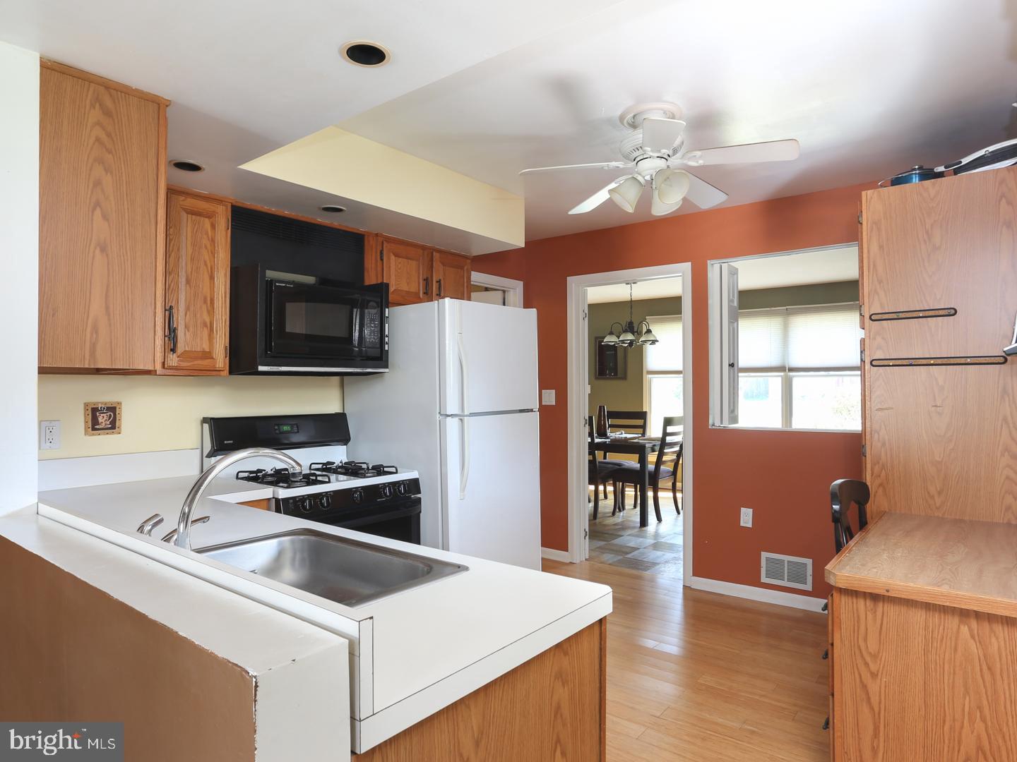 17 Sun Valley Road Hamilton, NJ 08690 - Photo 10 of 32