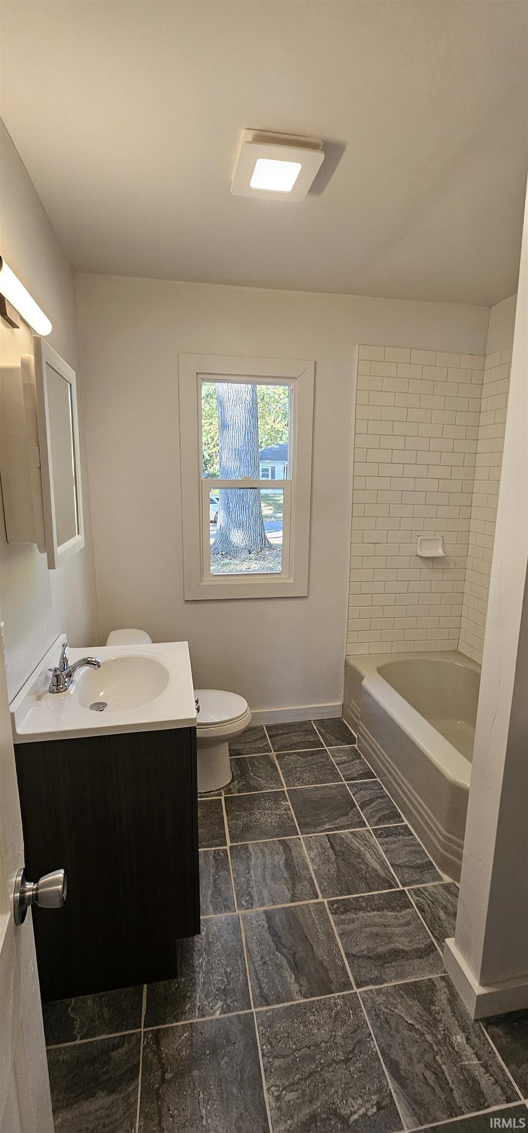 4423 Bowser Avenue Fort Wayne, IN 46806 - Photo 6 of 35