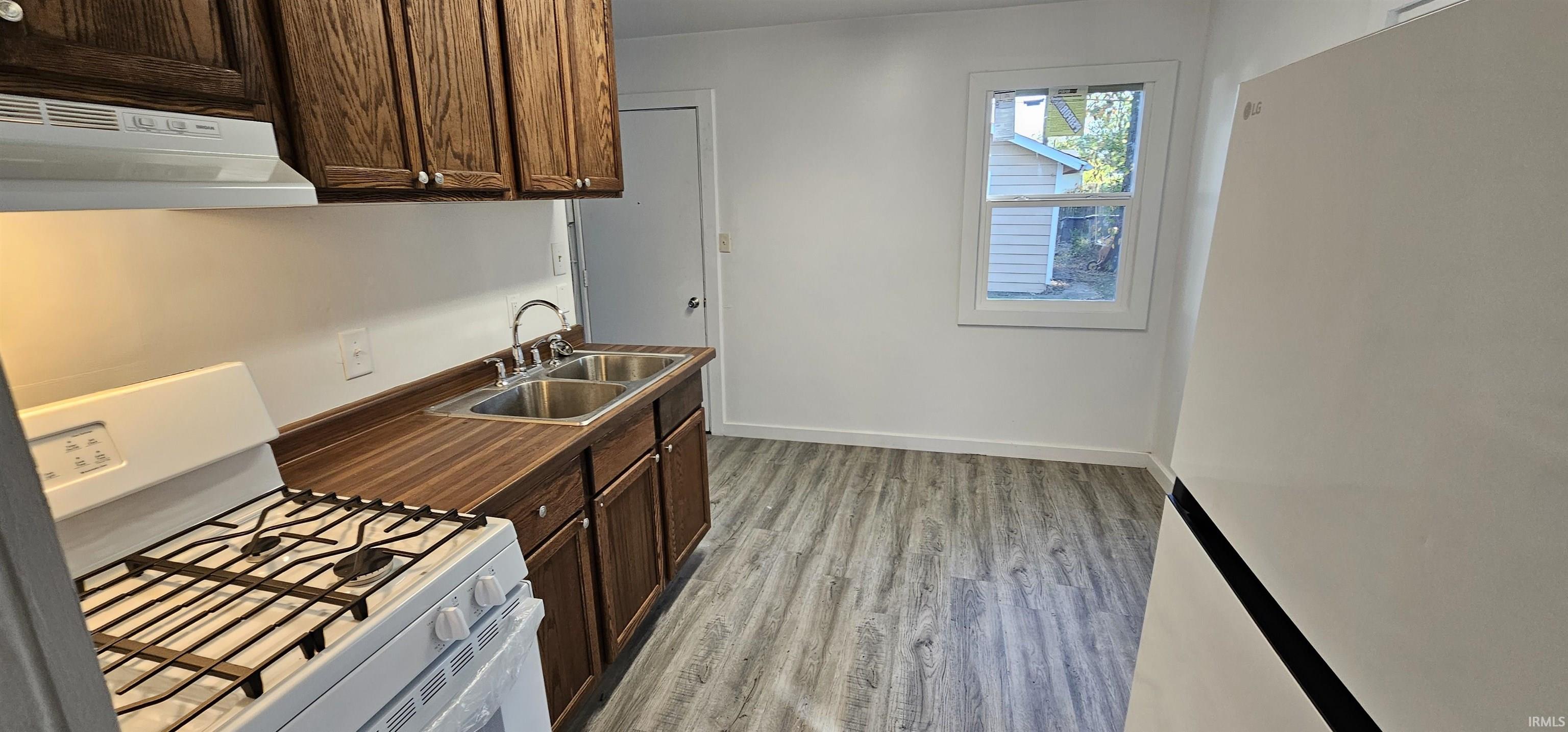 4423 Bowser Avenue Fort Wayne, IN 46806 - Photo 8 of 35