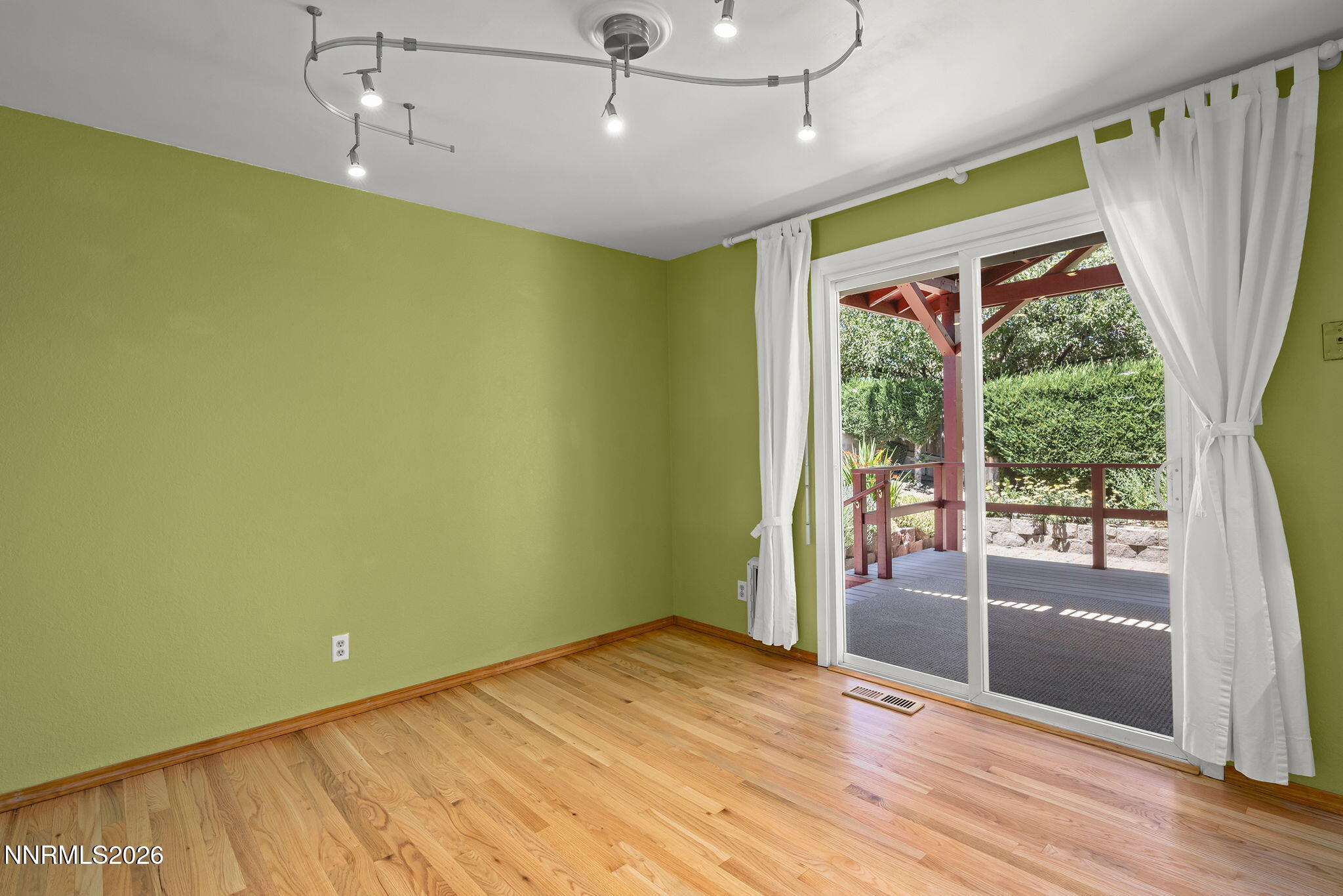 3907 Buckingham Square Reno, NV 89503 - Photo 6 of 21 10-web-or-mls-_DSC9976