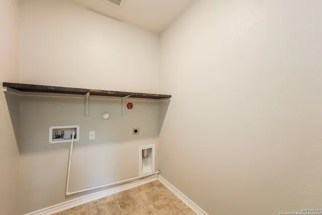 $2,700 | 5122 Roble Grande, San Antonio, TX 78261