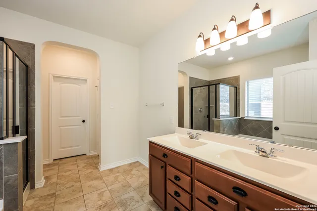 $2,700 | 5122 Roble Grande, San Antonio, TX 78261