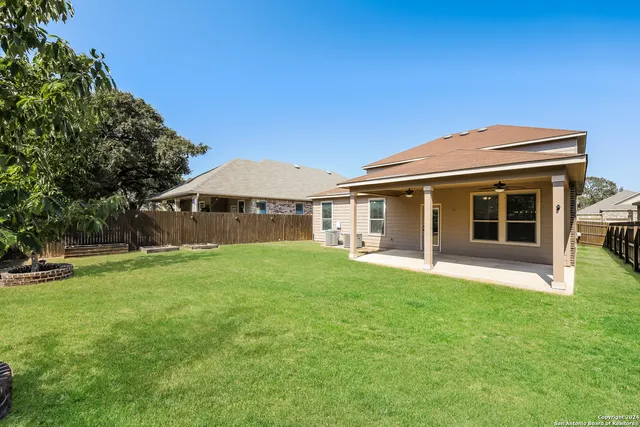 $2,700 | 5122 Roble Grande, San Antonio, TX 78261