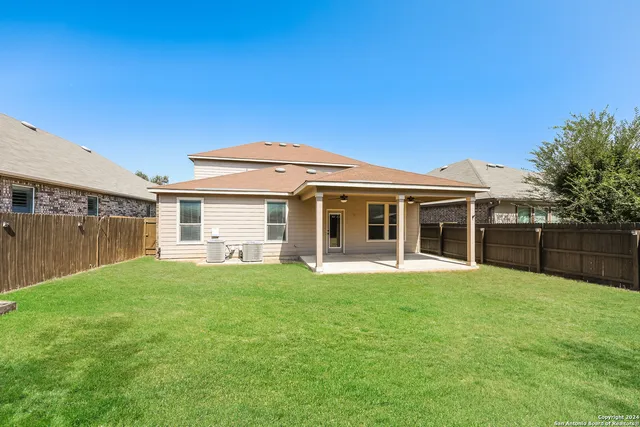 $2,700 | 5122 Roble Grande, San Antonio, TX 78261