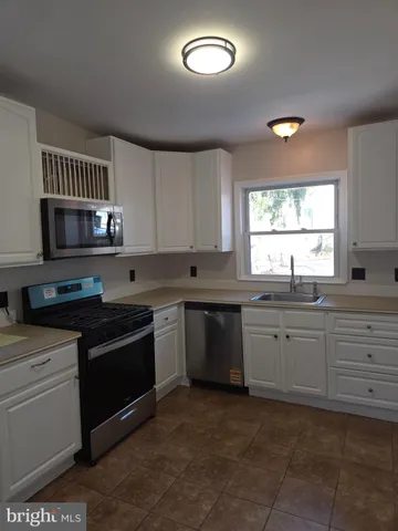 $2,200 | 139 South 4th Avenue, Coatesville, PA 19320