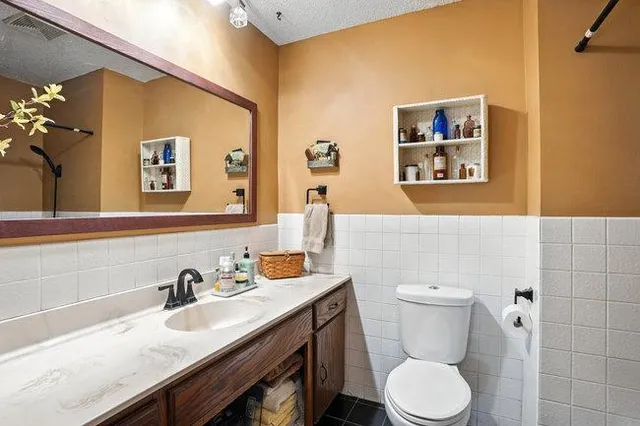 $1,100,000 | 9320 Elmore Avenue, Lonsdale, MN 55046