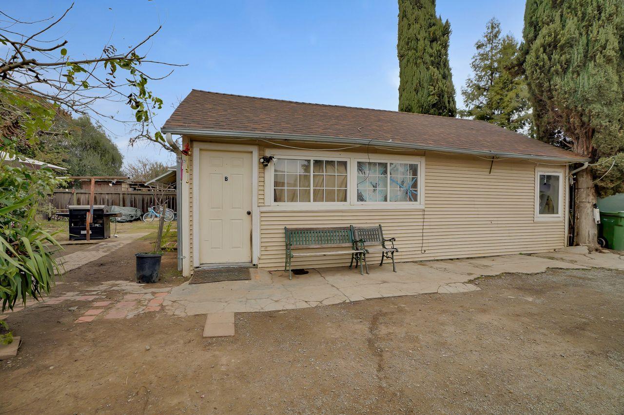 5885 Monterey Frontage Road, Unit A Gilroy, CA 95020 - Photo 21 of 49 a view of a house with a patio