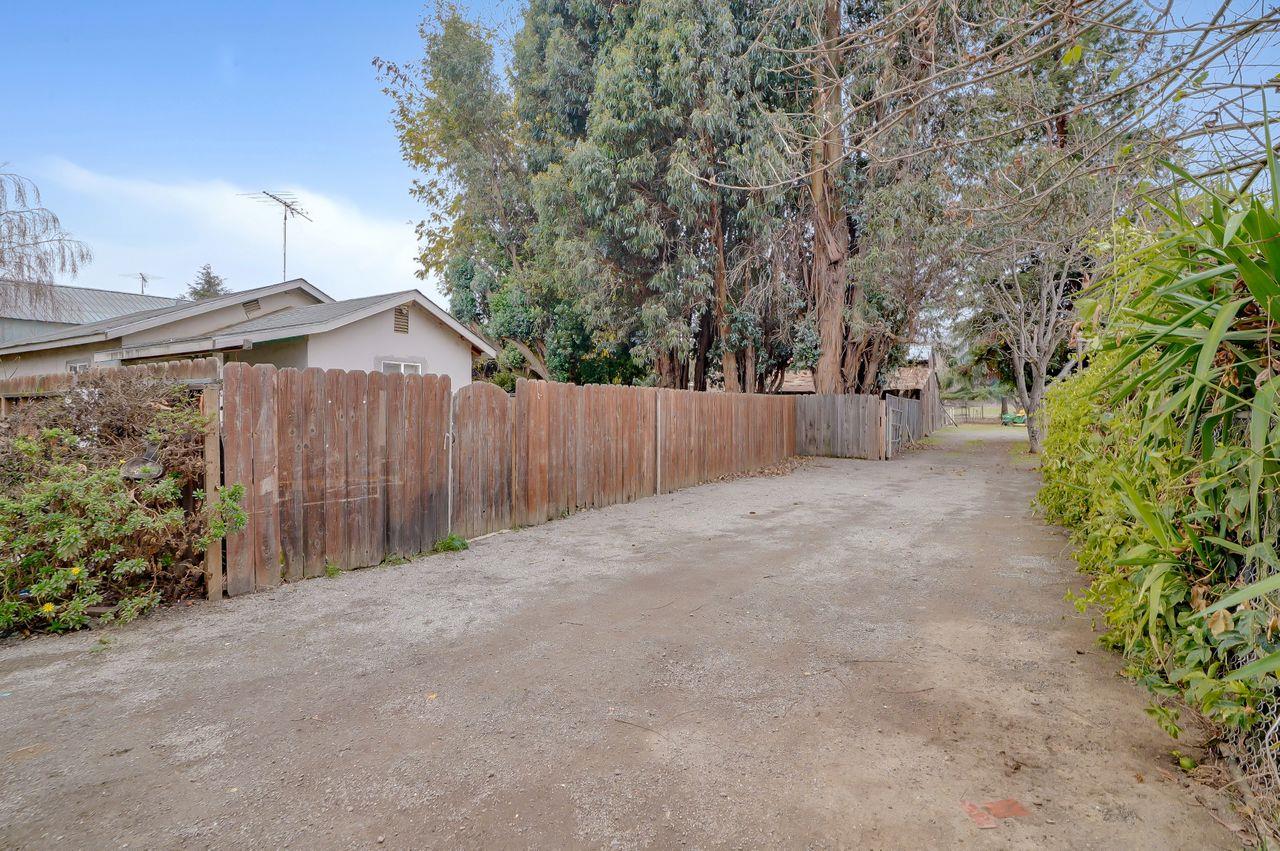 5885 Monterey Frontage Road, Unit A Gilroy, CA 95020 - Photo 28 of 49 a view of wooden fence and trees around
