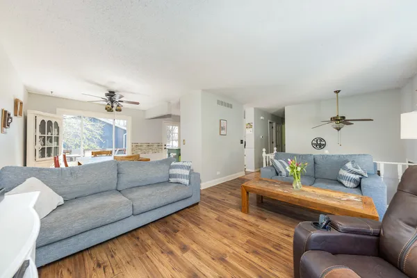 $459,900 | 128 South Birchwood Drive, Naperville, IL 60540