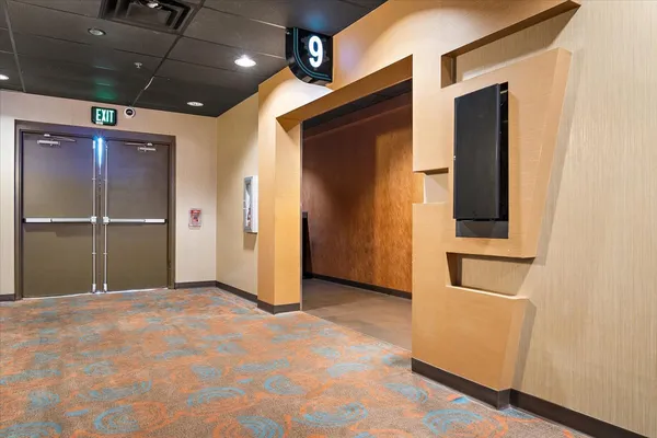 $14 | 415 Detroit Drive, Bloomington, IL 61704