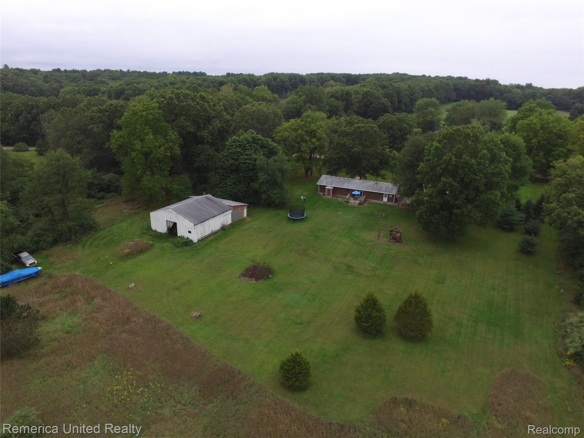 7257 Cedar Lake Road Pinckney, MI 48169 - Photo 34 of 44 IMG_7993.JPG