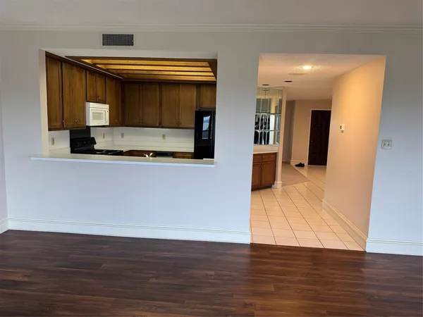 $2,000 | 2122 Reflection Bay Drive, Arlington, TX 76013