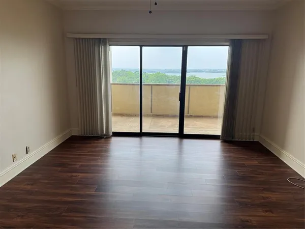 $2,000 | 2122 Reflection Bay Drive, Arlington, TX 76013