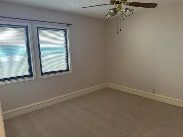 $2,000 | 2122 Reflection Bay Drive, Arlington, TX 76013