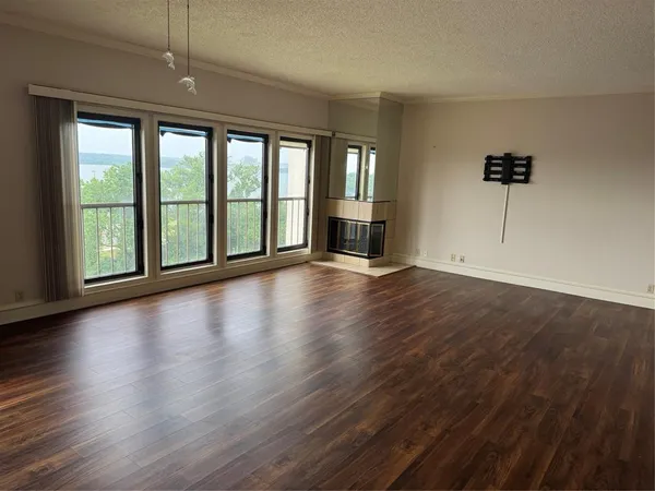 $2,000 | 2122 Reflection Bay Drive, Arlington, TX 76013