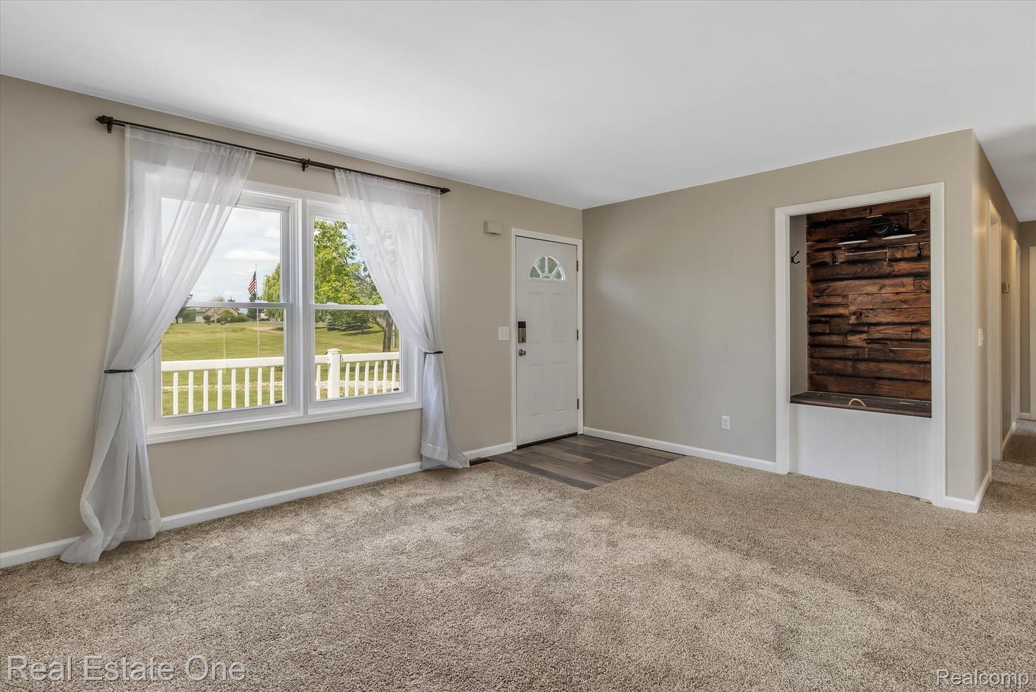 276 North Kane Road Webberville, MI 48892 - Photo 4 of 20 20.jpg