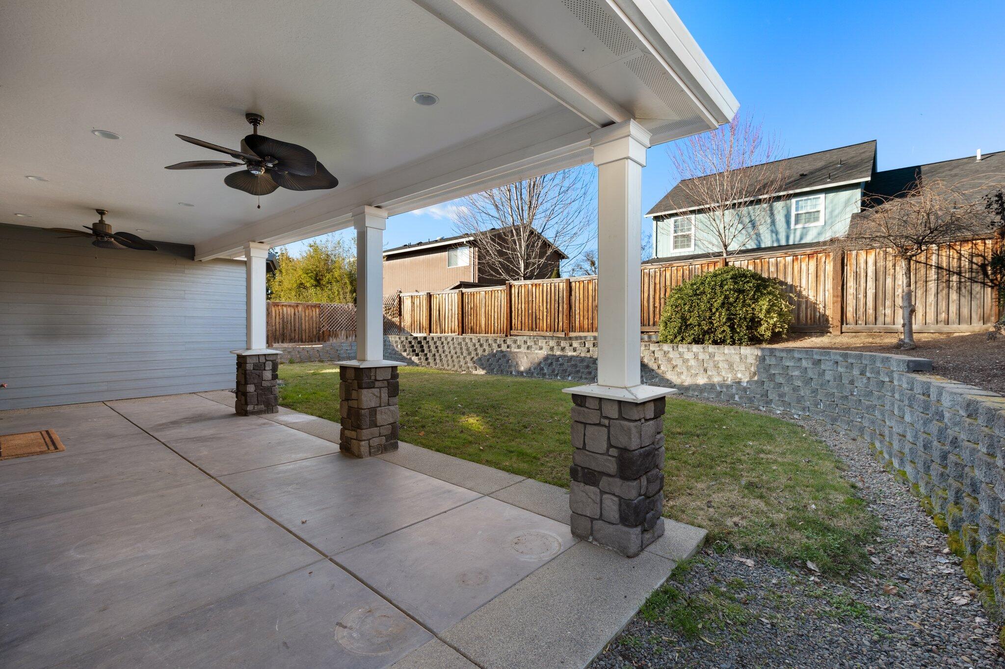 1985 Rabun Way Central Point, OR 97502 - Photo 55 of 57 62-web-or-mls-IMGL1524