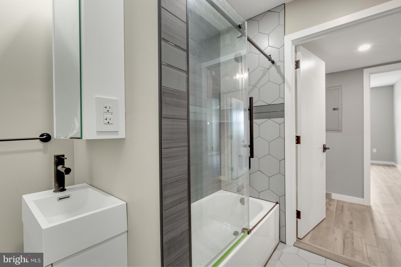 435 West Susquehanna Avenue, Unit 2 Philadelphia, PA 19122 - Photo 19 of 24