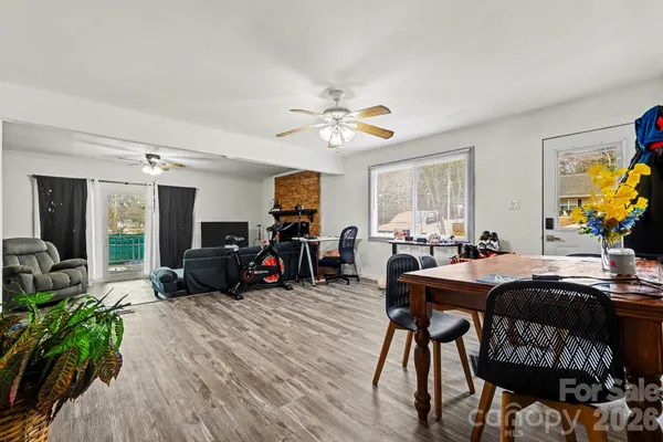 a view of a livingroom with furniture and a livingroom