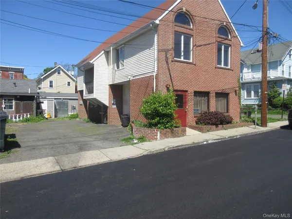 $2,100 | 20 Bridge Street, Nyack, NY 10960