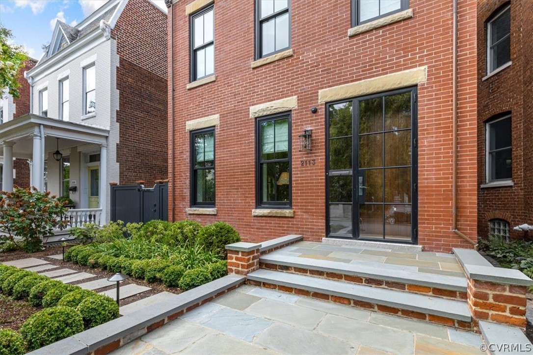 2113 Stuart Avenue Richmond, VA 23220 - Photo 2 of 40