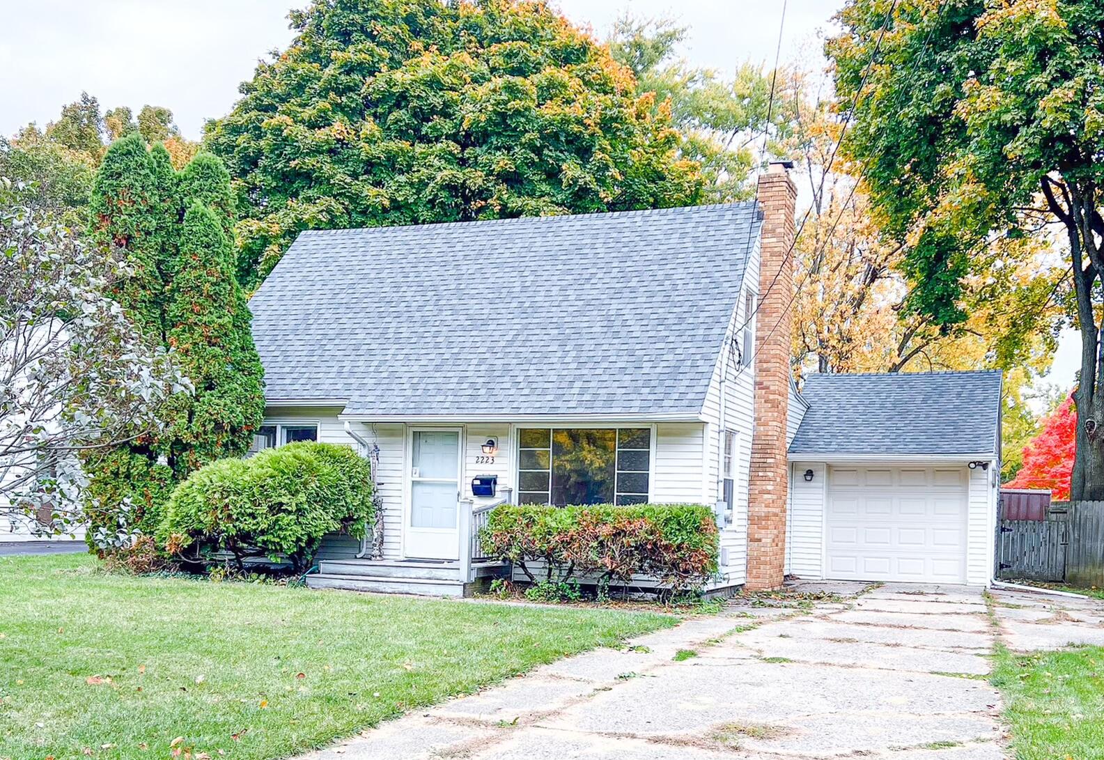2223 Banbury Road Kalamazoo, MI 49001 - Photo 1 of 15 1