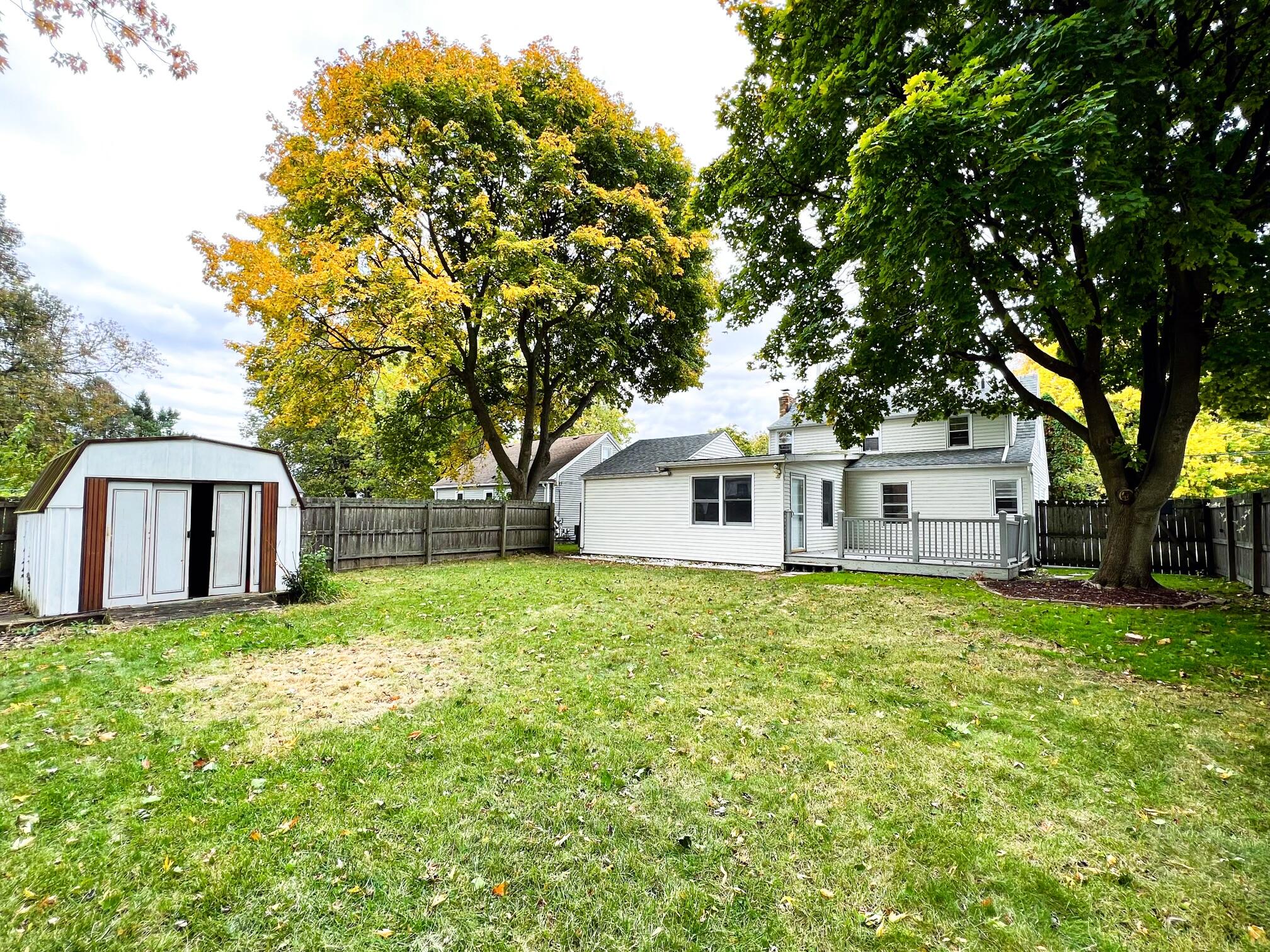 2223 Banbury Road Kalamazoo, MI 49001 - Photo 3 of 15 3