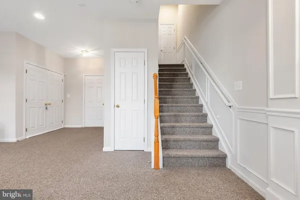 $3,800 | 709 Gaither Road, Rockville, MD 20850
