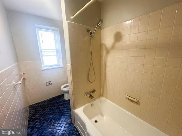 $1,800 | 1109 West James Street, Unit 2, Norristown, PA 19401