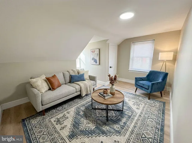 $1,800 | 1109 West James Street, Unit 2, Norristown, PA 19401