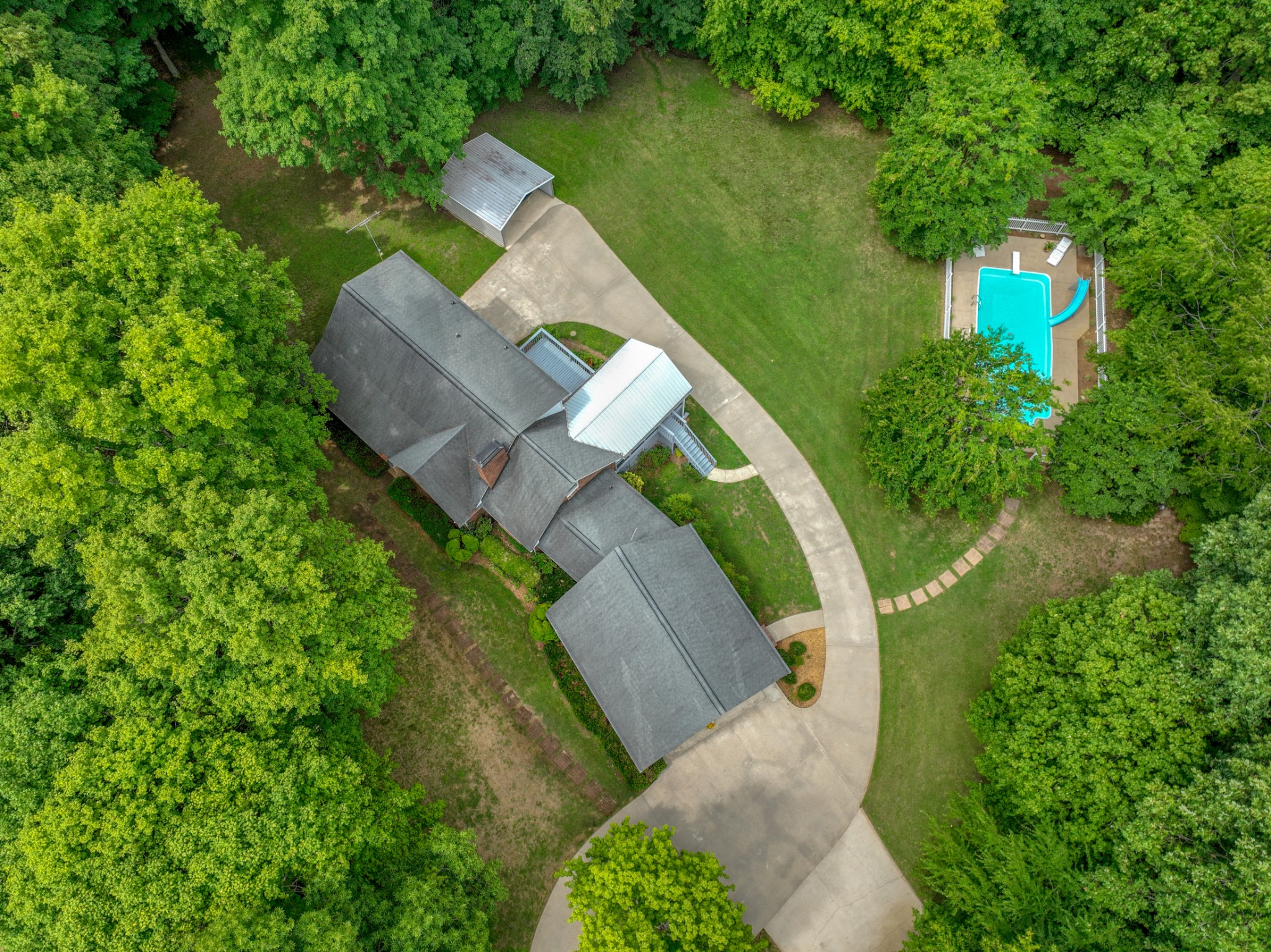 655 Knox Road Chapmansboro, TN 37035 - Photo 4 of 52 Gallery Image 4
