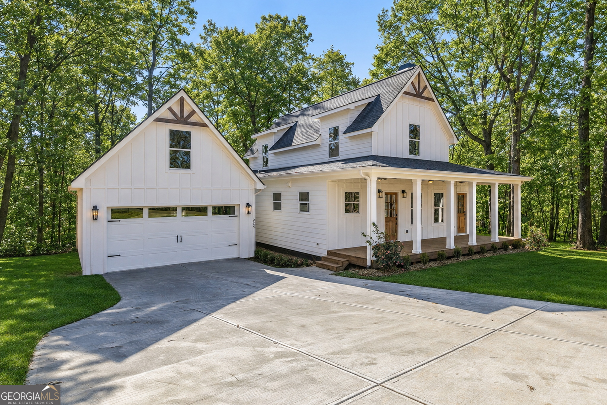 954 The Orchard Road Clarkesville, GA 30523 - Photo 2 of 26 Gallery Image 2