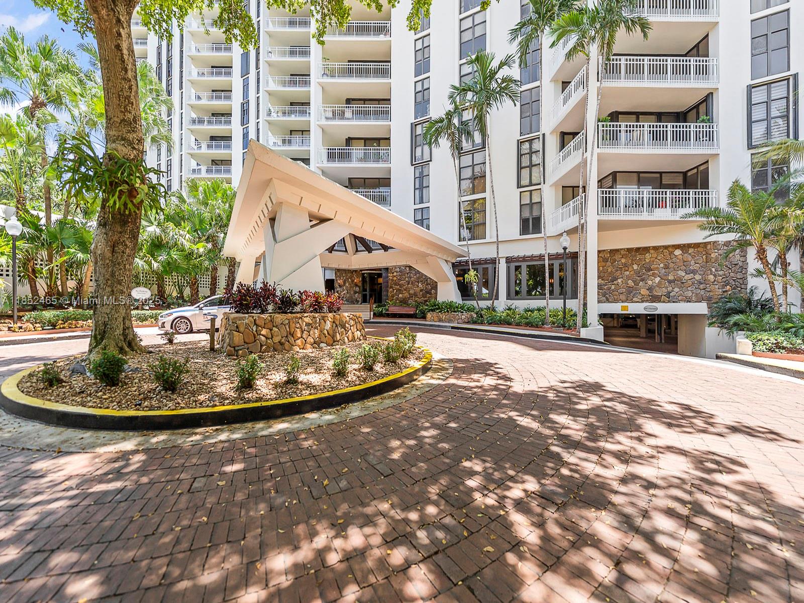 1000 Quayside Terrace, Unit 706 Miami, FL 33138 - Photo 28 of 33 a view of outdoor space yard and balcony
