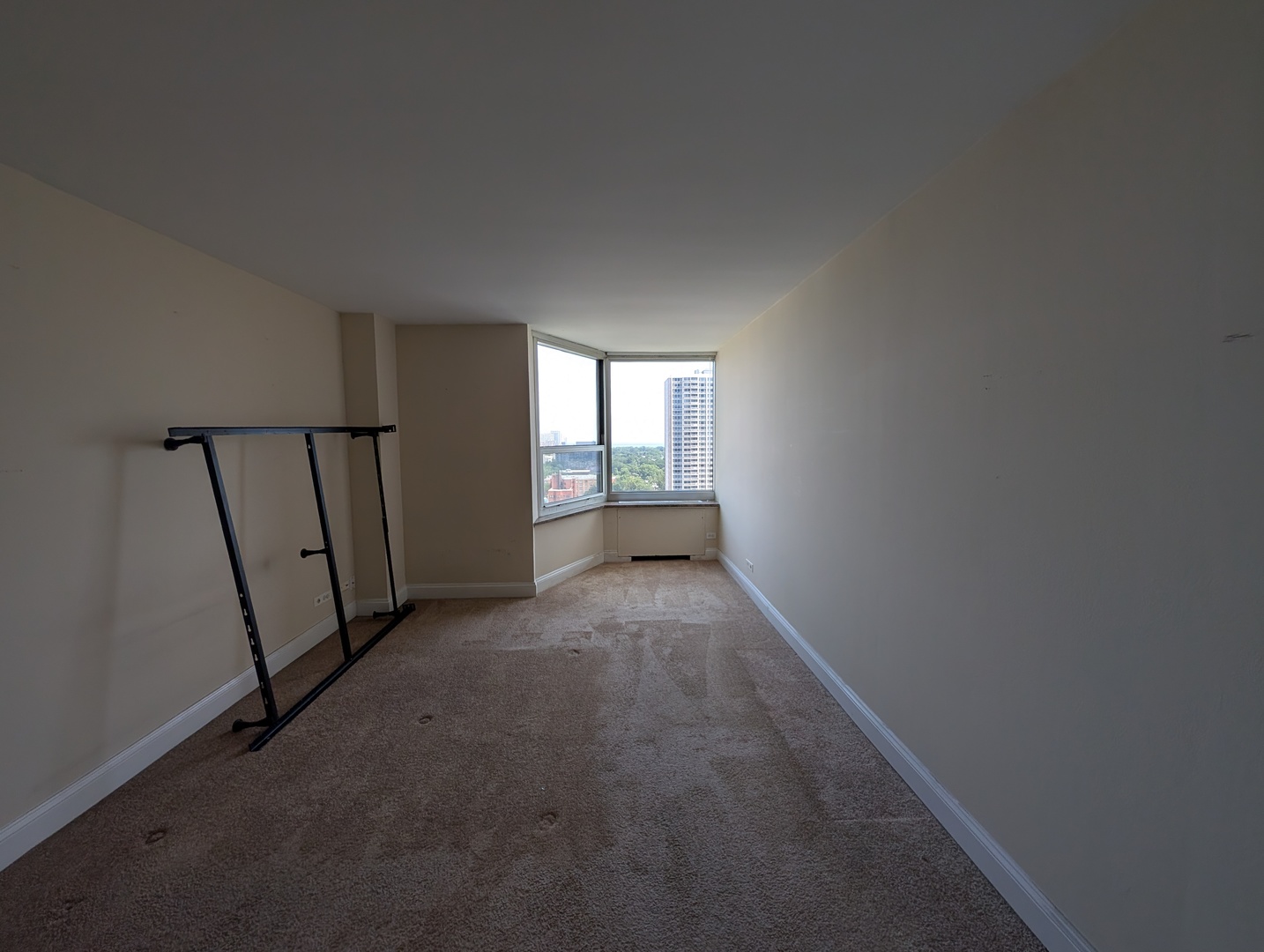 720 West Gordon Terrace, Unit 19F Chicago, IL 60613 - Photo 10 of 22
