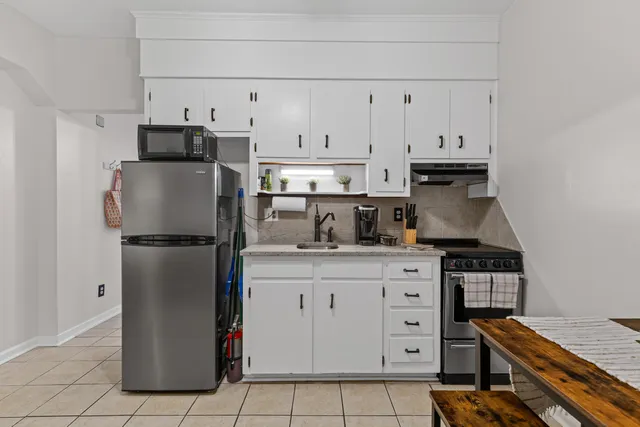 $2,650 | 24 Bee Street, Unit F, Charleston, SC 29403