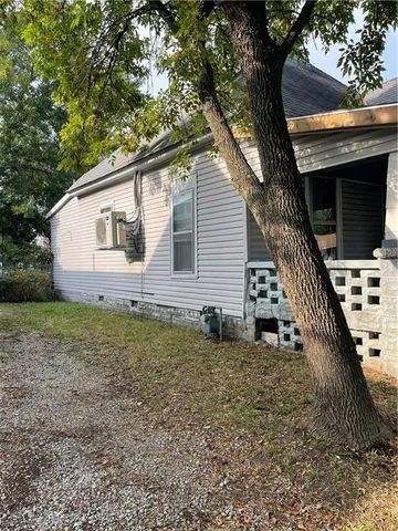 $40,000 | 2708 Crawford Avenue, Parsons, KS 67357