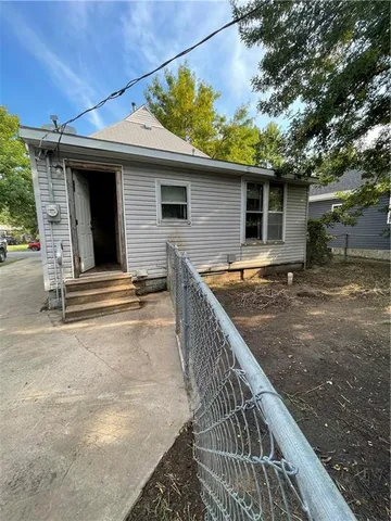 $40,000 | 2708 Crawford Avenue, Parsons, KS 67357