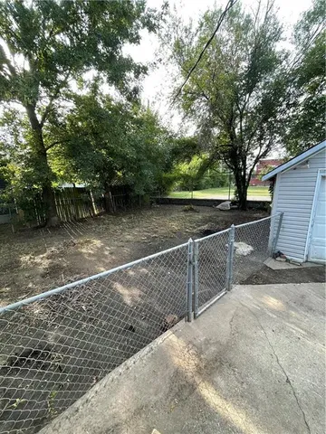 $40,000 | 2708 Crawford Avenue, Parsons, KS 67357