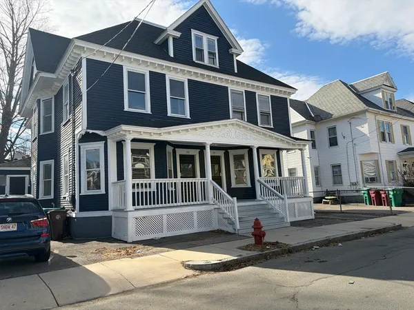 $3,600 | 27 Burtt Street, Unit 1, Lowell, MA 01851