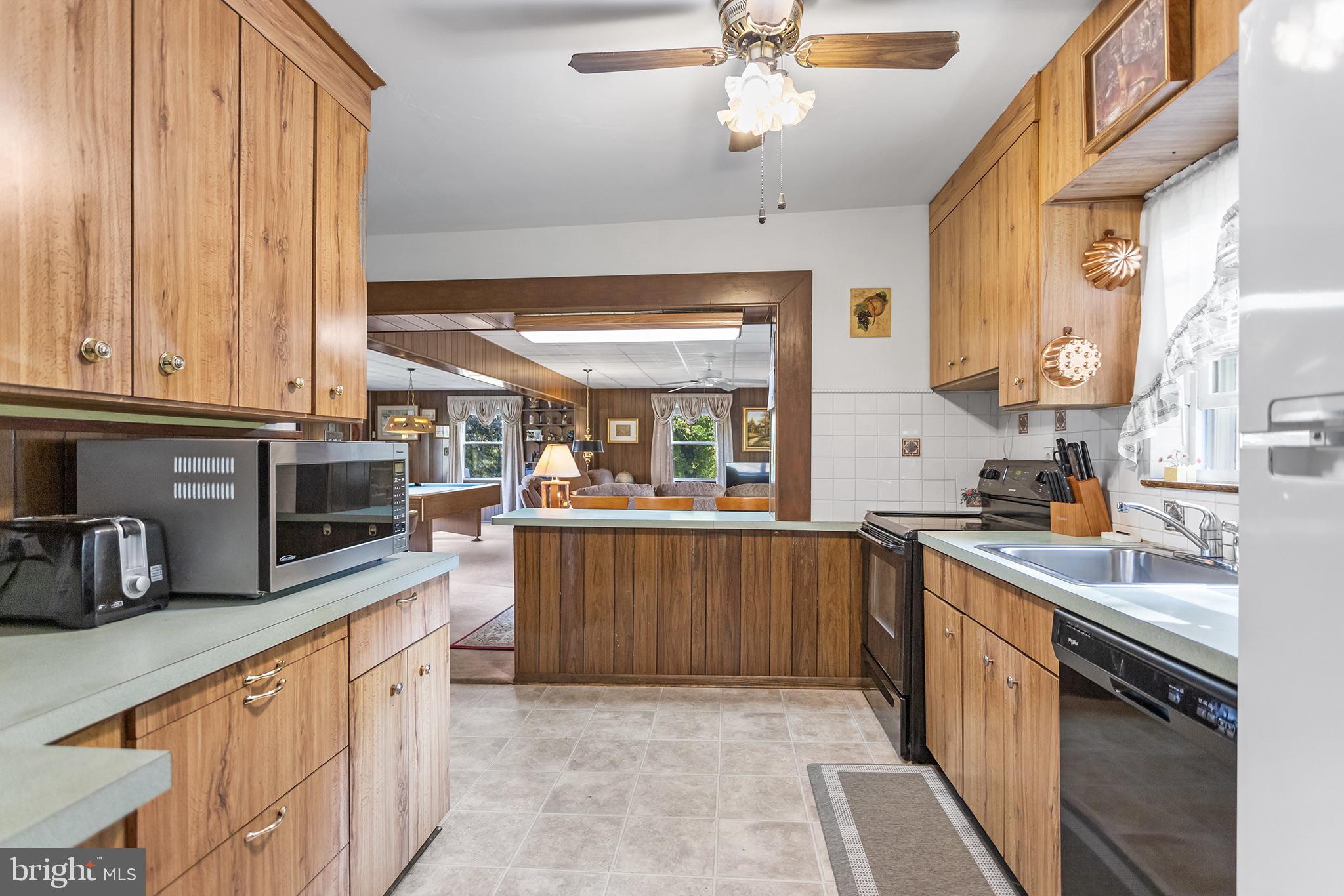 266 Mattson Road Garnet Valley, PA 19060 - Photo 9 of 36 Kitchen