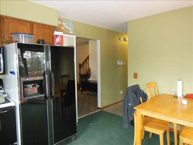 9755 Crabb Road Temperance, MI 48182 - Photo 12 of 20 20352537-11.JPG