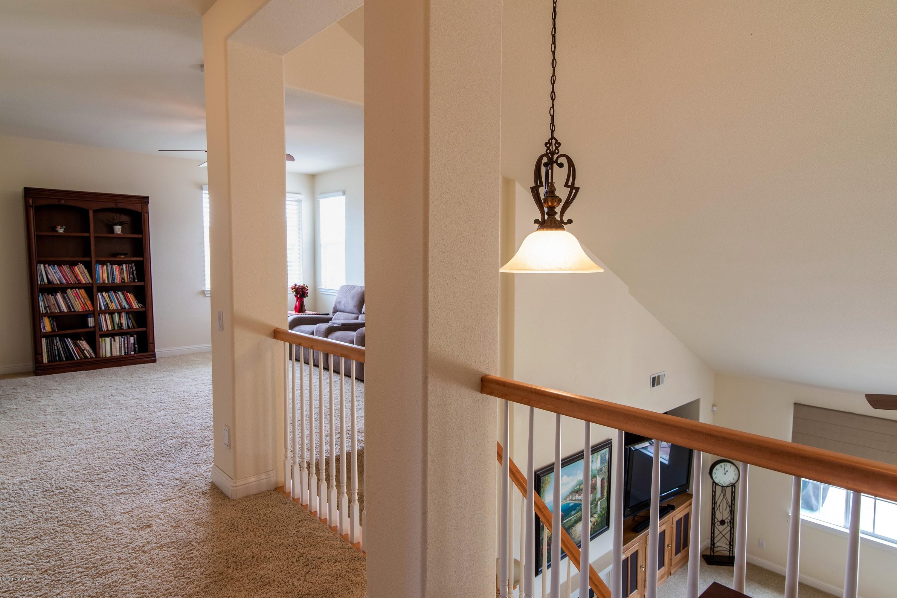 712 Tamarisk Drive Lompoc, CA 93436 - Photo 23 of 30 037_LANDING