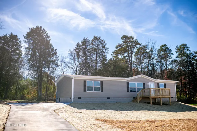 $229,900 | 189 Meadow Lawn Drive, Englewood, TN 37329