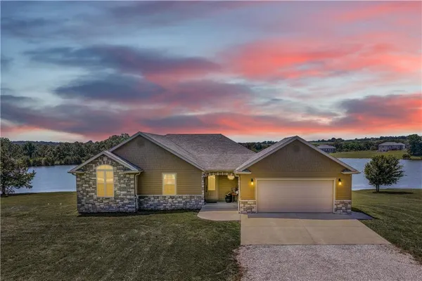 $550,000 | 19373 Lake Rockhill Road, Warsaw, MO 65355
