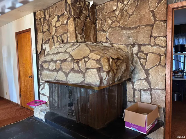 $294,000 | 10206 East County Highway, Lewistown, IL 61542