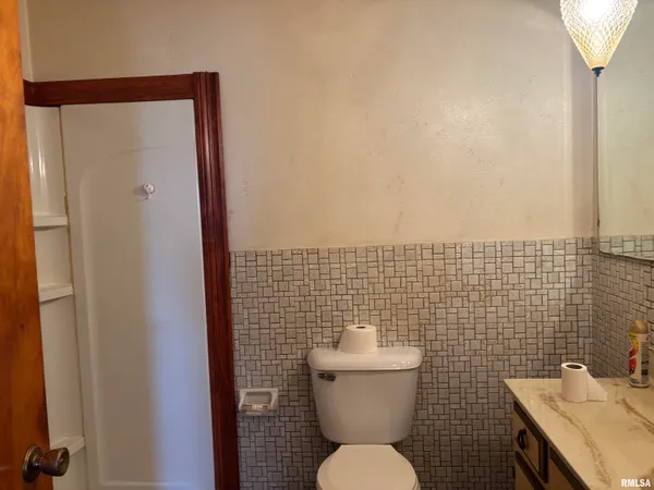 $230,000 | 10206 East County Highway, Lewistown, IL 61542