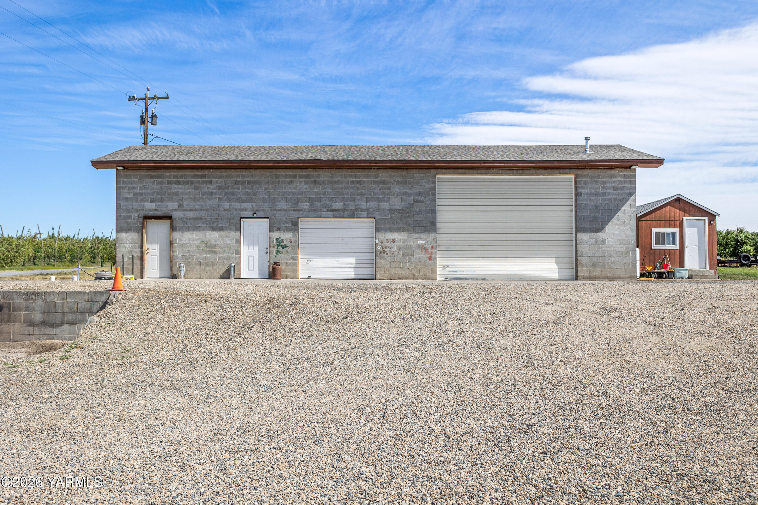 2301 Houghton Road Zillah, WA 98953 - Photo 24 of 34 Shop Exterior