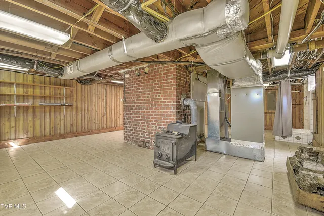 $379,900 | 15497 Porterfield Highway, Abingdon, VA 24210