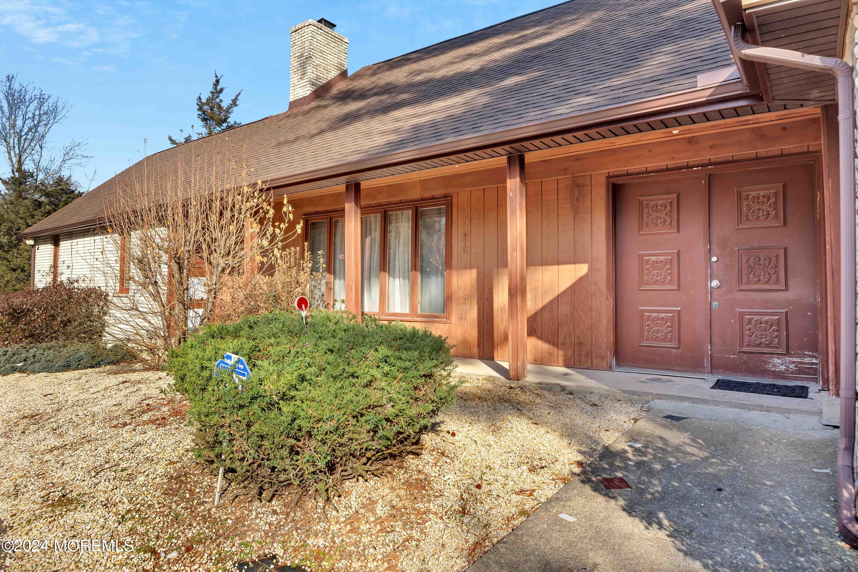 109 Crine Road Morganville, NJ 07751 - Photo 4 of 26 Front entrance way